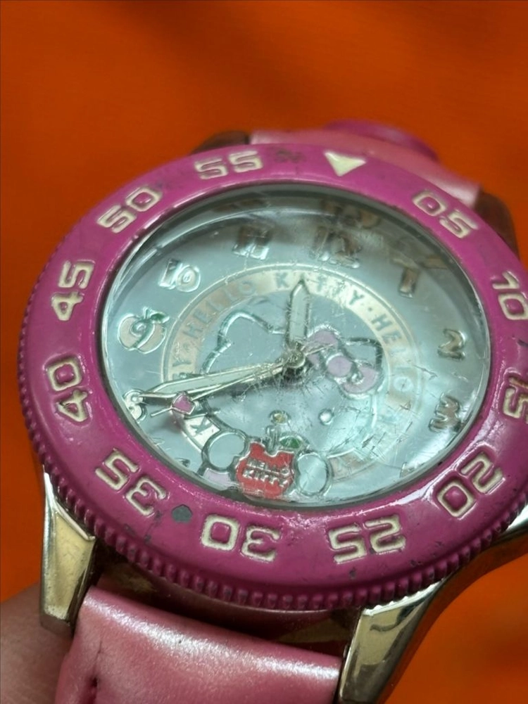vintage hello kitty metal watch 이미지