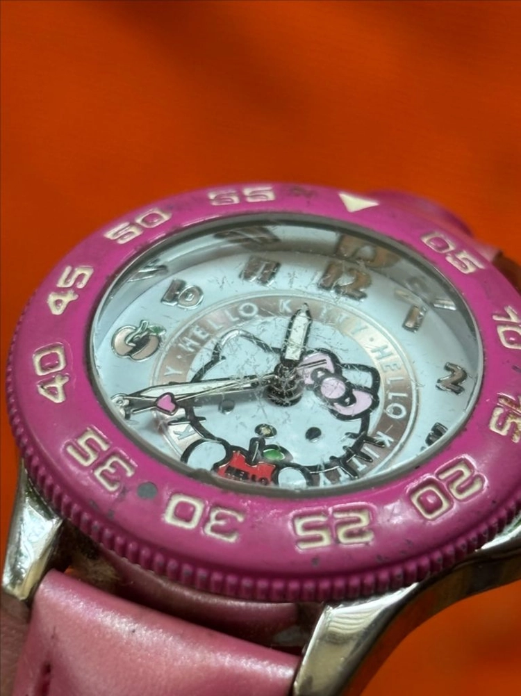 vintage hello kitty metal watch 이미지