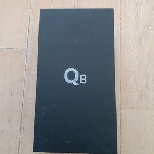 LG Q8 미개봉 소장제품(안뜯음) 이미지