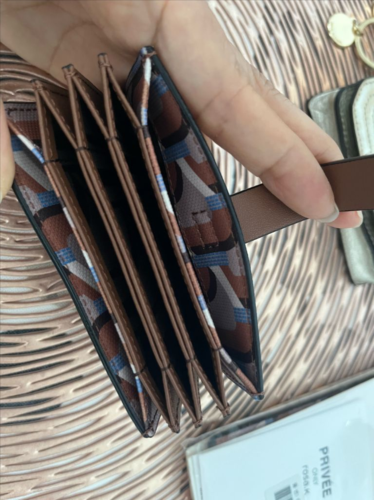 로사케이 모노그램 아코디언 카드지갑 카멜브라운 이미지