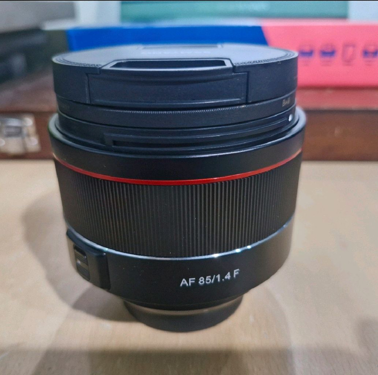 삼양 AF 85mm F1.4 니콘 F마운트 이미지