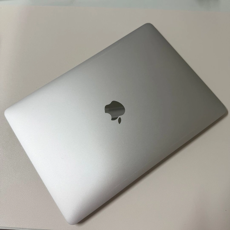 맥북 프로 m2 13인치 (16GB/1TB) 이미지