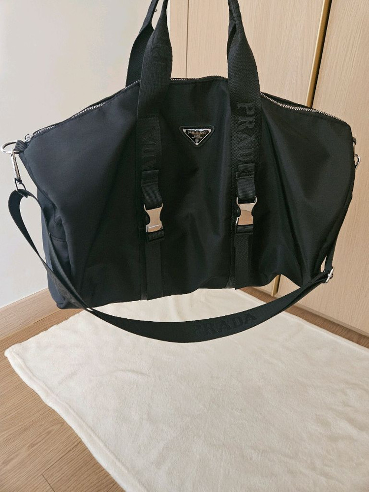 프라다 아디다스 콜라보 여행용 가방 판매해요 이미지