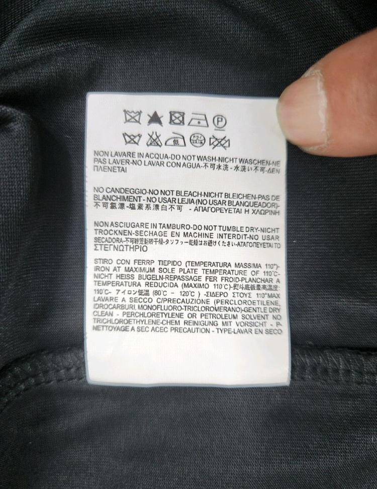 [이태리 정품 남여공용] 생로랑 하트 자수로고 반팔 티셔츠 M 루이비통 샤넬 구찌 펜디 프라다 에르메스 디올 버버리 이미지