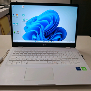 LG 울트라PC 15UD50P-KX50K 화이트 노트북 이미지