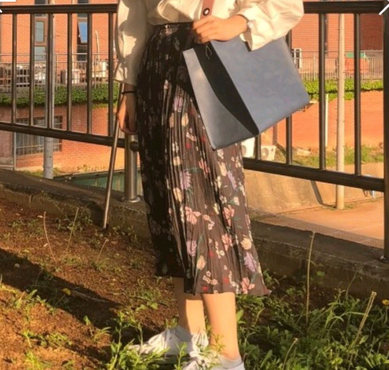 새옷 S 플라워 패턴 주름 스커트 써스데이아일랜드 이미지