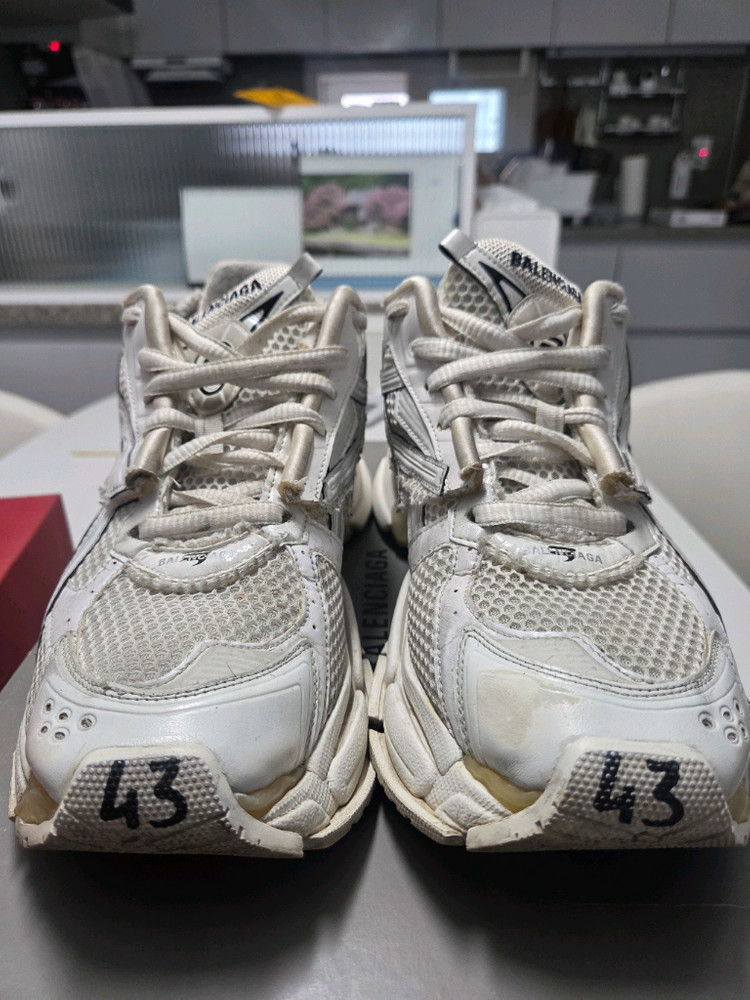 발렌시아가 뉴러너43사이즈 이미지