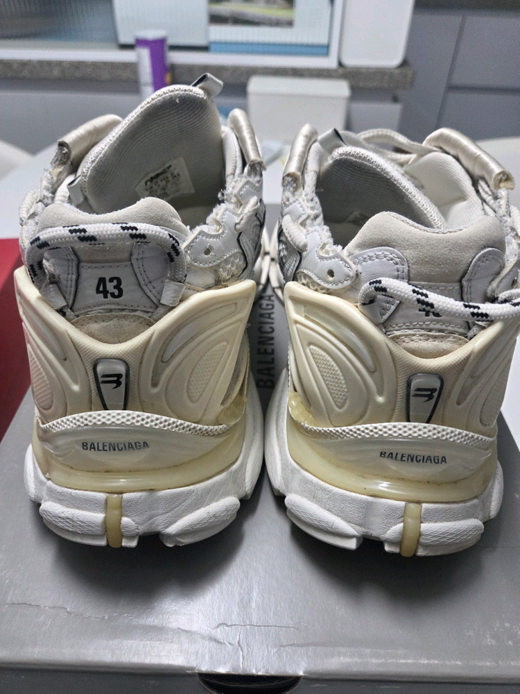발렌시아가 뉴러너43사이즈 이미지