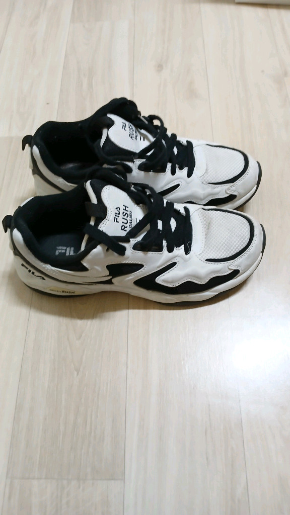 남성의류 휠라 운동화 +나이키 운동화--- 2개 판매합니다 이미지