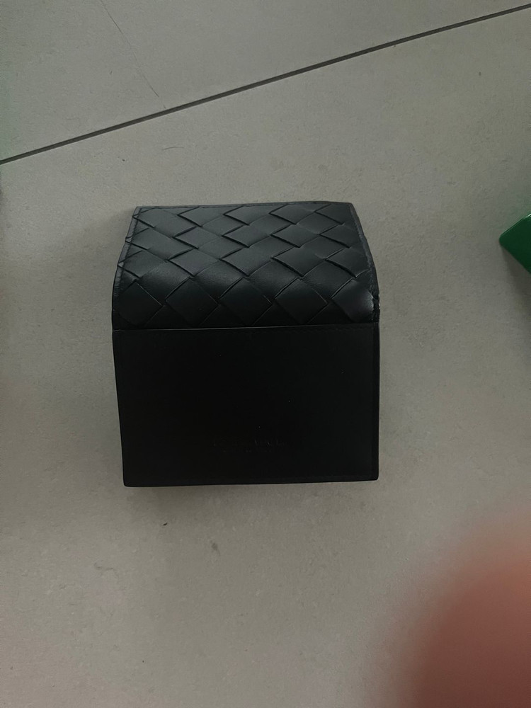 [새 상품] 보테가베네타 인트레치아토 명함카드지갑 팝니다. 이미지