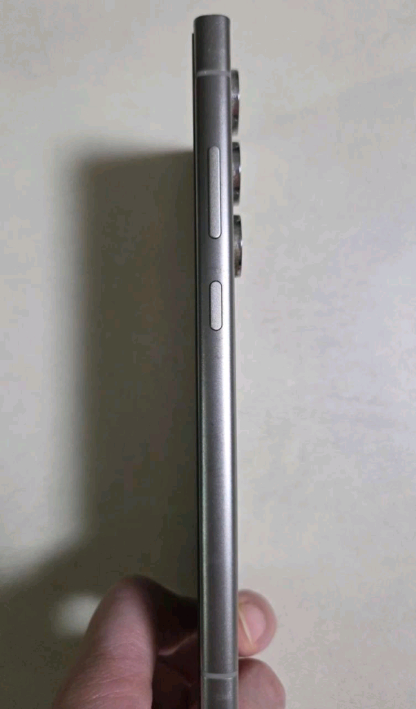 삼성 갤럭시 S24 울트라 256GB 티타늄그레이 S펜 포함 이미지
