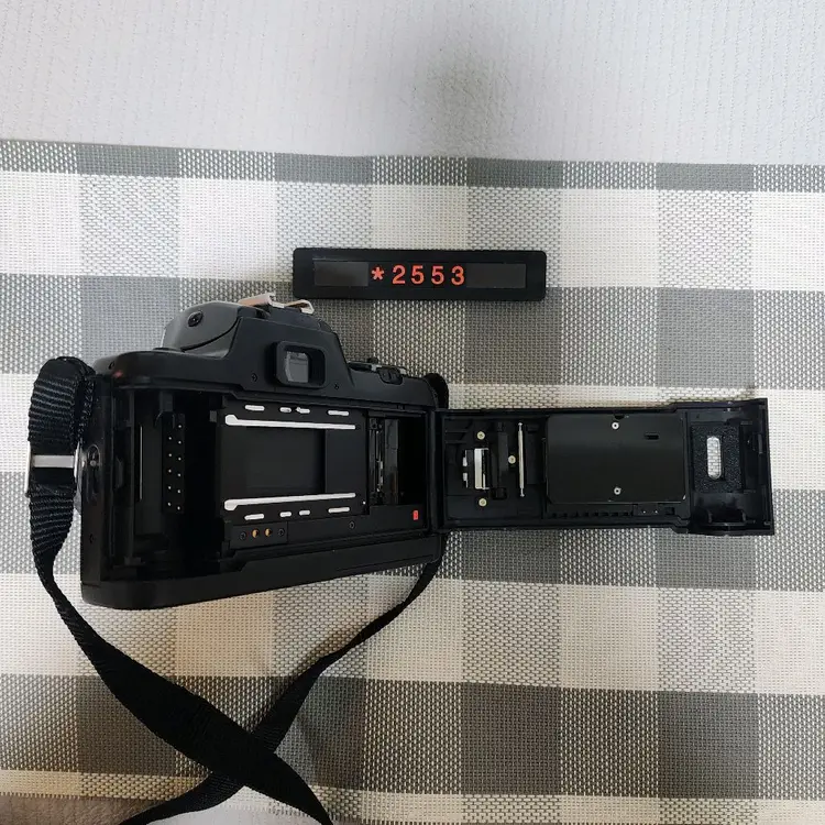 니콘 F 401s AF 필름카메라 35-70미리 줌렌즈 이미지