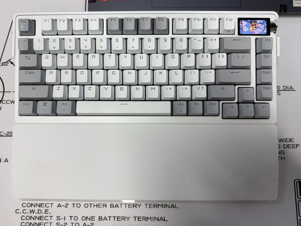 Asus rog Azoth Extreme white 화이트 색상 키보드 팝니다. 이미지