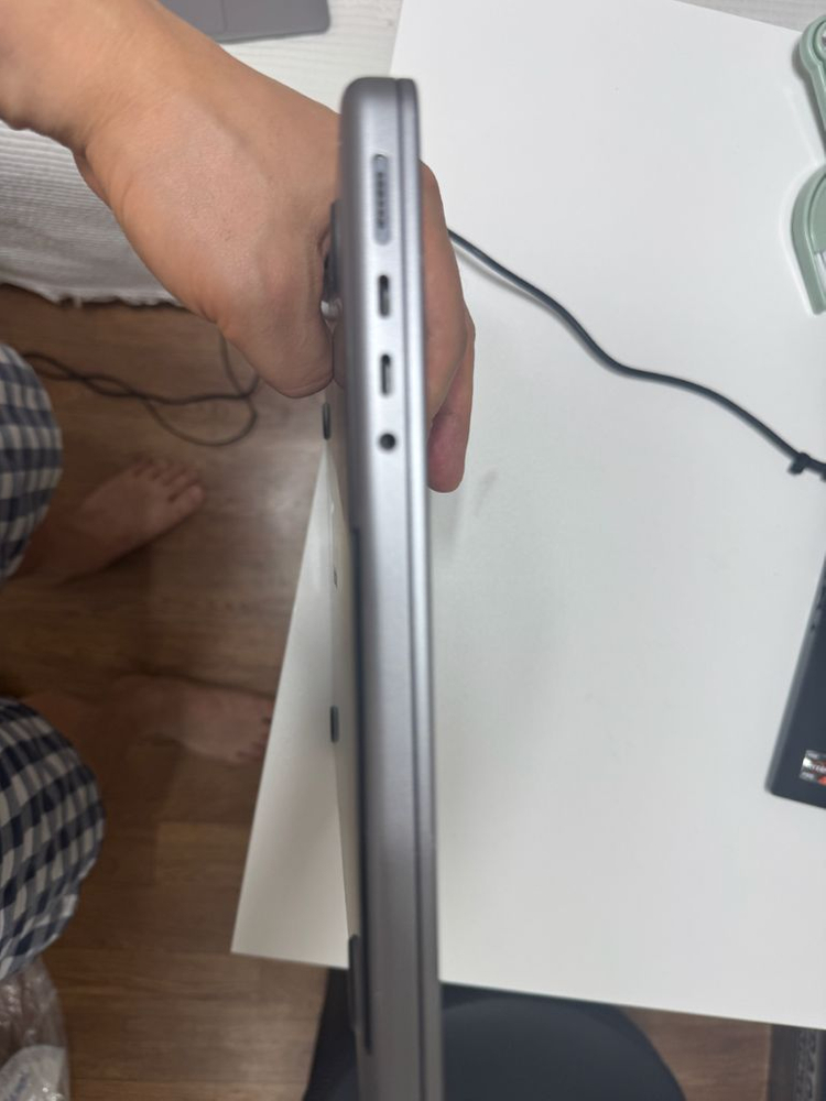 맥북 프로 14인치 M1 16GB 512GB 이미지