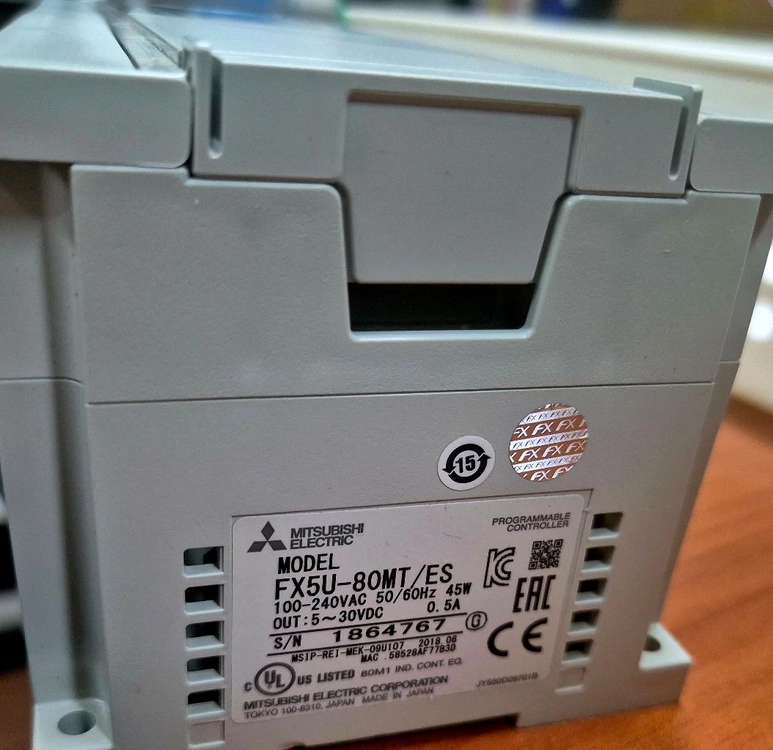 미쯔비시 fx5u-80mt PLC 정상동작 이미지