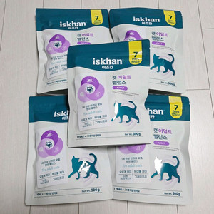 고양이 사료 이즈칸 캣 어덜트 밸런스 1.5kg 이미지