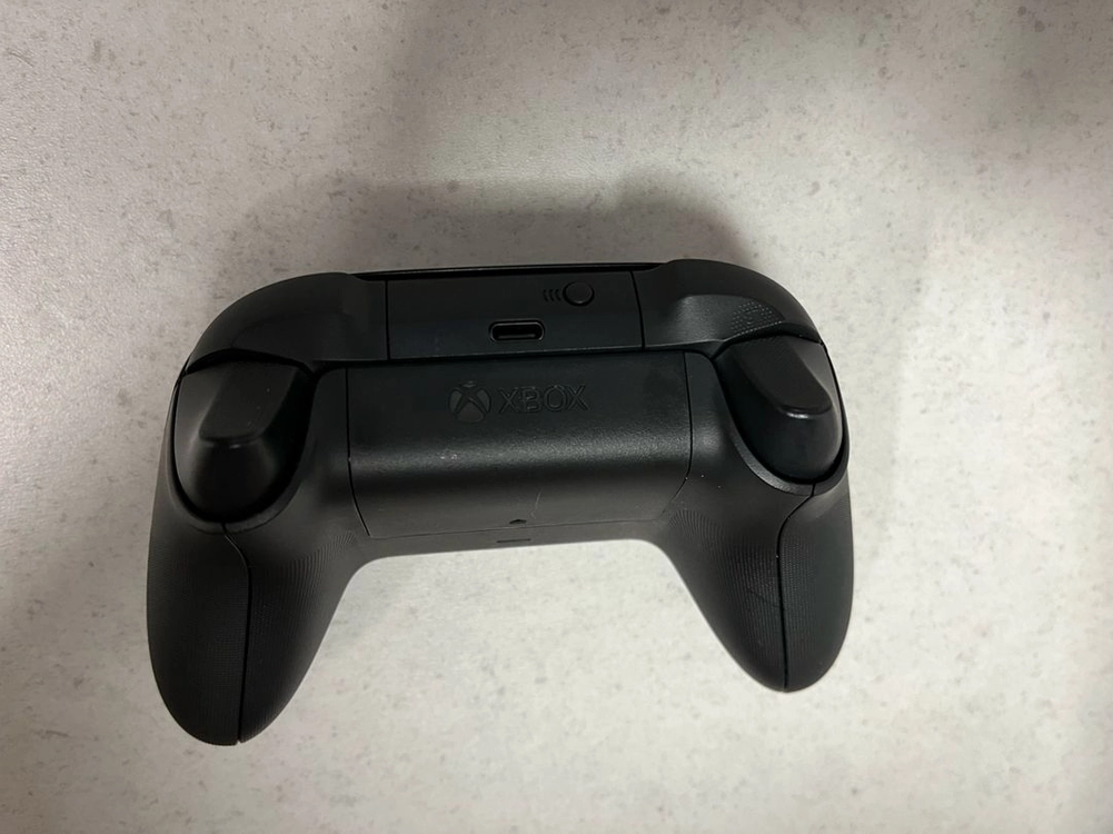 Xbox 4세대 컨트롤러 카본 블랙 + 조이트론 배터리 2개 이미지