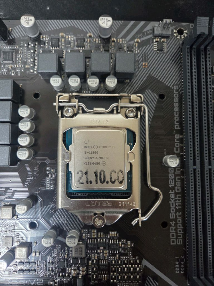 [청소/정비완료] i5-11500 / RTX3060 12G / RAM 16G 화이트 게이밍 컴퓨터 판매합니다 이미지