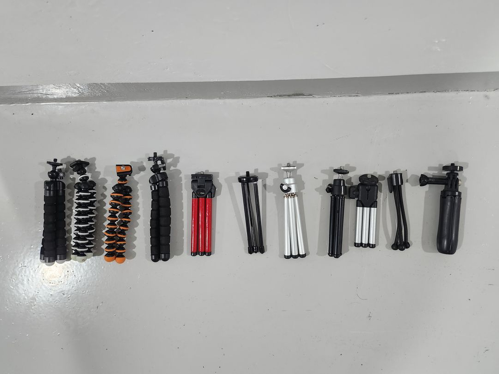 미니삼각대(3천원) +폰거치대(천원)에 팝니다. 이미지
