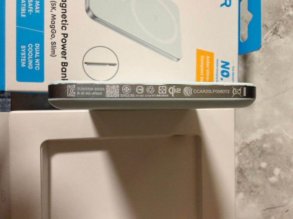 앤커 나노 5000mAh 슬림형 맥세이프 보조배터리 A1665 국내정발 민트색 이미지