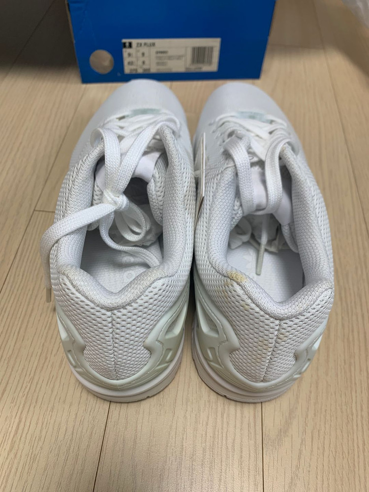 [275] 아디다스 흰색 운동화 이미지
