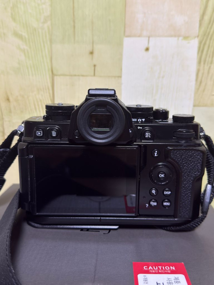 니콘zf 바디 및 40mm f2+24-70 f4 이미지