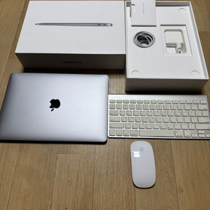 맥북 에어 M1 16GB / 256GB 이미지