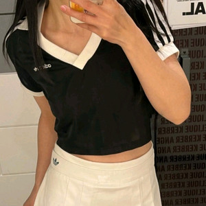 아디다스 풋볼 크롭 탑 블랙 반팔 카라 티셔츠 M 이미지