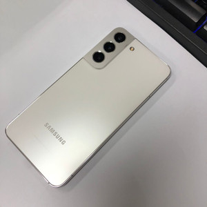 .갤럭시S22 256GB 화이트 무잔상 중고폰 자녀폰 메인폰 서브폰 세컨폰 212356 이미지