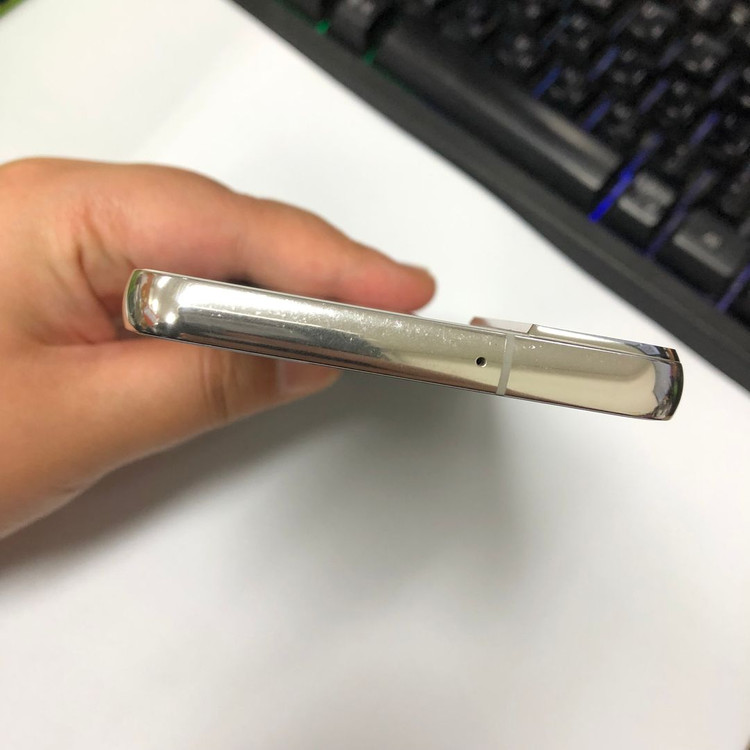 .갤럭시S22 256GB 화이트 무잔상 중고폰 자녀폰 메인폰 서브폰 세컨폰 212356 이미지