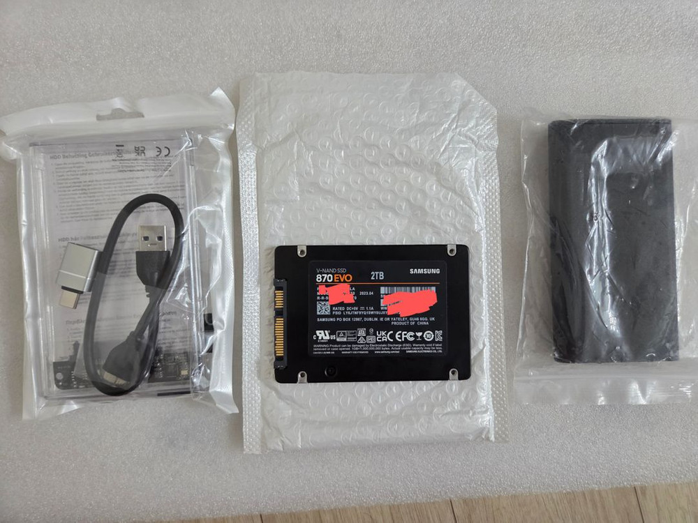 삼성 870EVO V-NAND SSD 2TB 2.5인치 노트북 PS4 투명 외장하드케이스 전자제품용 포켓 드라이버 이미지