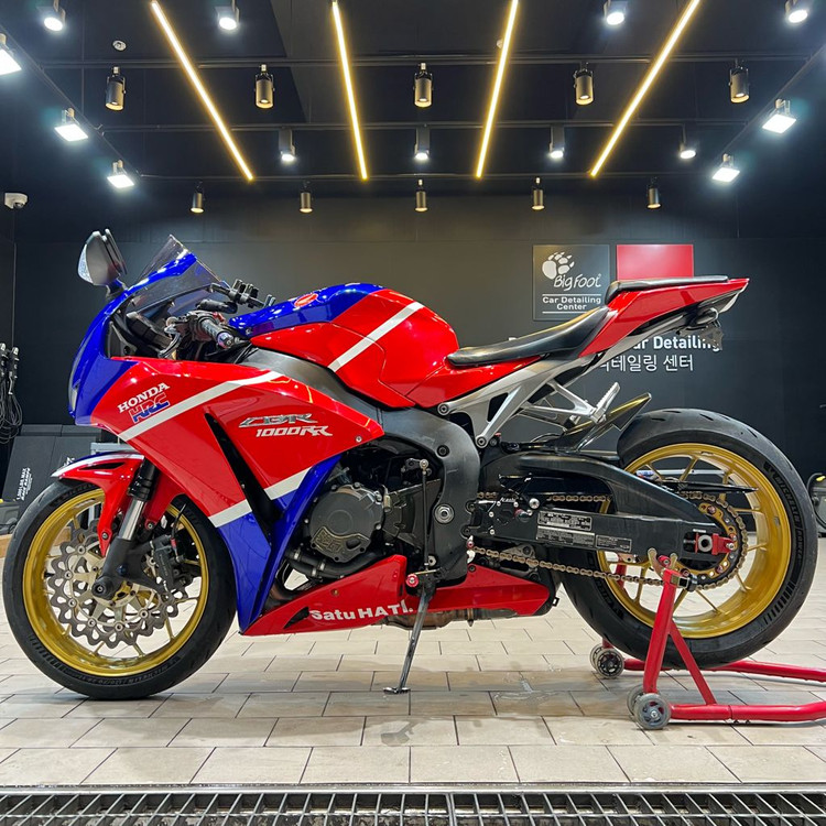 혼다 CBR1000RR 4세대 후기형 [옵션다수/정비완/12년식]대차가능s1000rr야마하r1gsxr1000r10r 이미지