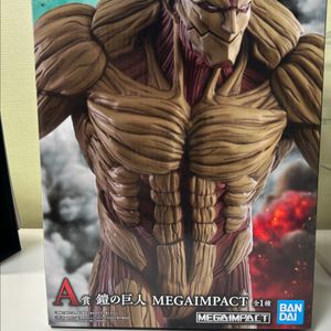 진격의거인 갑옷 거인 A상 피규어 이미지