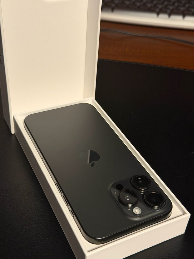 애플 아이폰 15 프로 맥스 1TB 블랙티타늄 이미지