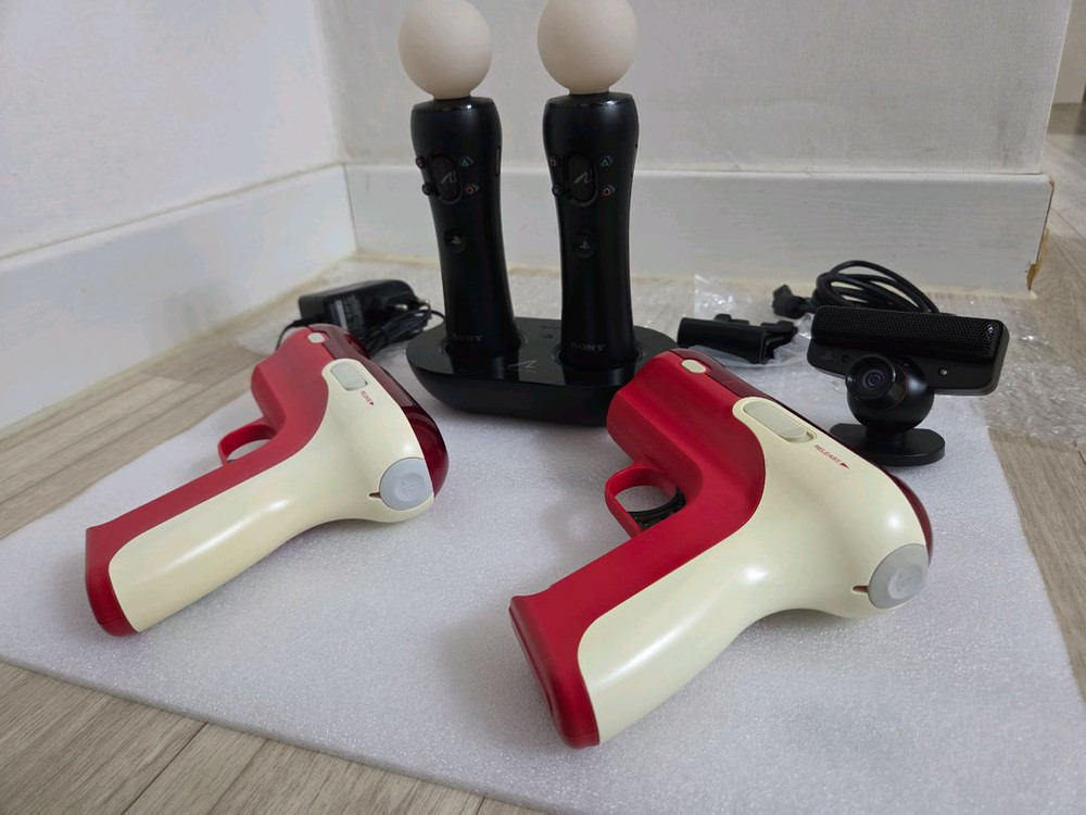 PS3 Sony 정품 슈팅어태치먼트 2인 세트(아이카메라/거치대, 무브봉 2개/정품충전기, 건 2개) 팝니다 이미지