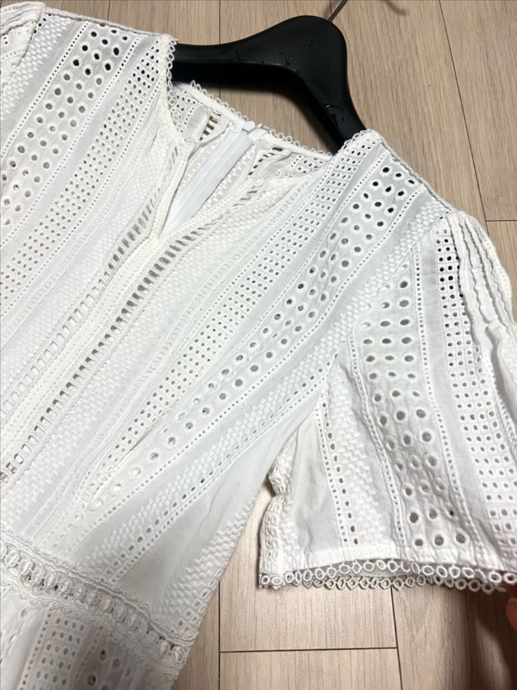 한섬 클럽모나코 CLUB MONACO 펀칭 자수 레이스 원피스 화이트 흰색 반팔 여름 셀프웨딩 브라이덜샤워 이미지