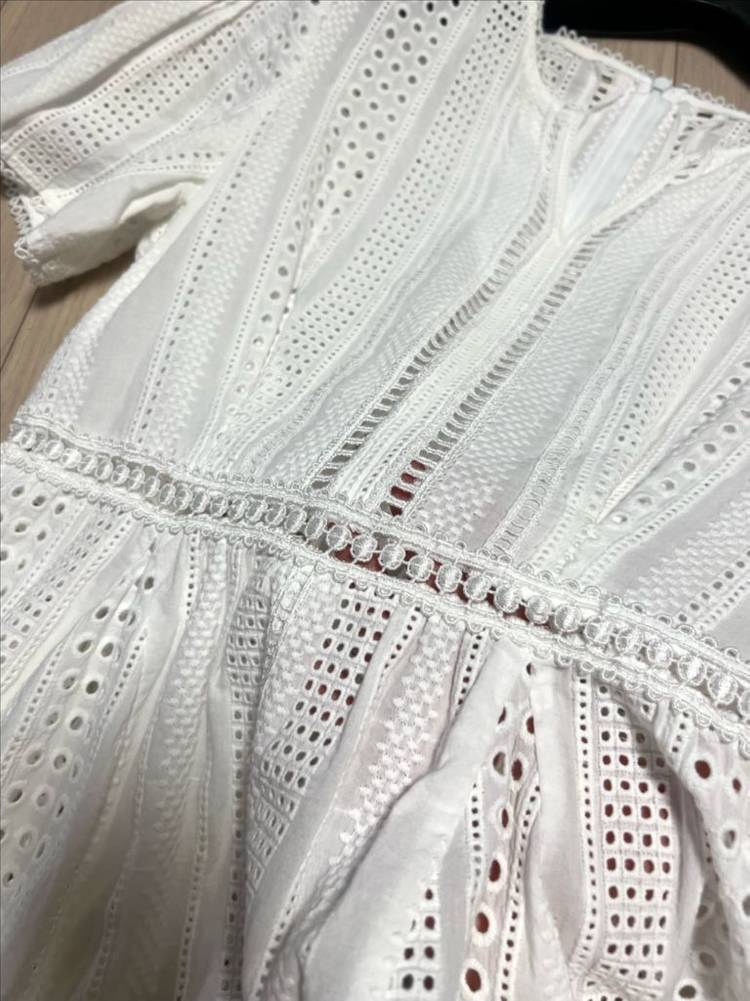 한섬 클럽모나코 CLUB MONACO 펀칭 자수 레이스 원피스 화이트 흰색 반팔 여름 셀프웨딩 브라이덜샤워 이미지