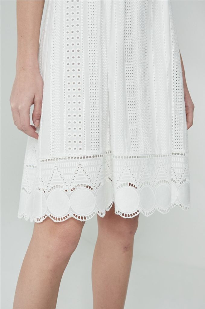 한섬 클럽모나코 CLUB MONACO 펀칭 자수 레이스 원피스 화이트 흰색 반팔 여름 셀프웨딩 브라이덜샤워 이미지