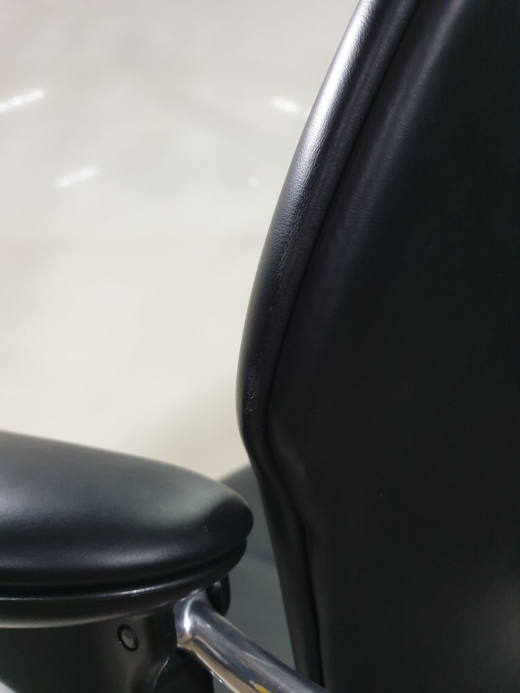 휴먼스케일 프리덤 태스크 가죽 의자 (Humanscale Freedom Task Leather Chair) 이미지