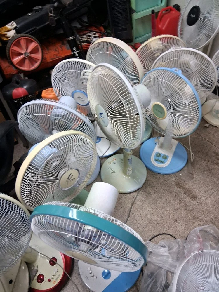 스탠드형 선풍기. 랜덤 발송 개당가격입니다 이미지
