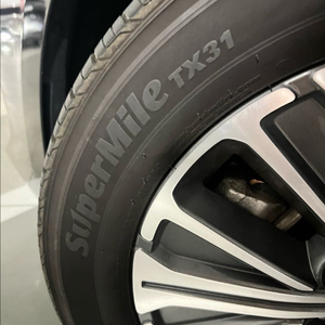 225/55R17 타이어 이미지