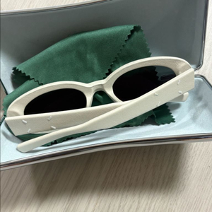 마르지엘라 X 젠틀몬스터 선글라스 이미지