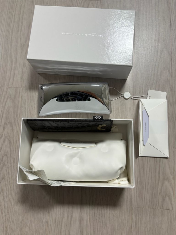 마르지엘라 X 젠틀몬스터 선글라스 이미지