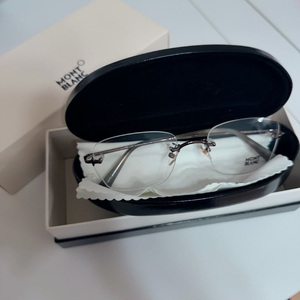 몽블랑 MB570-D 무테 안경 이미지