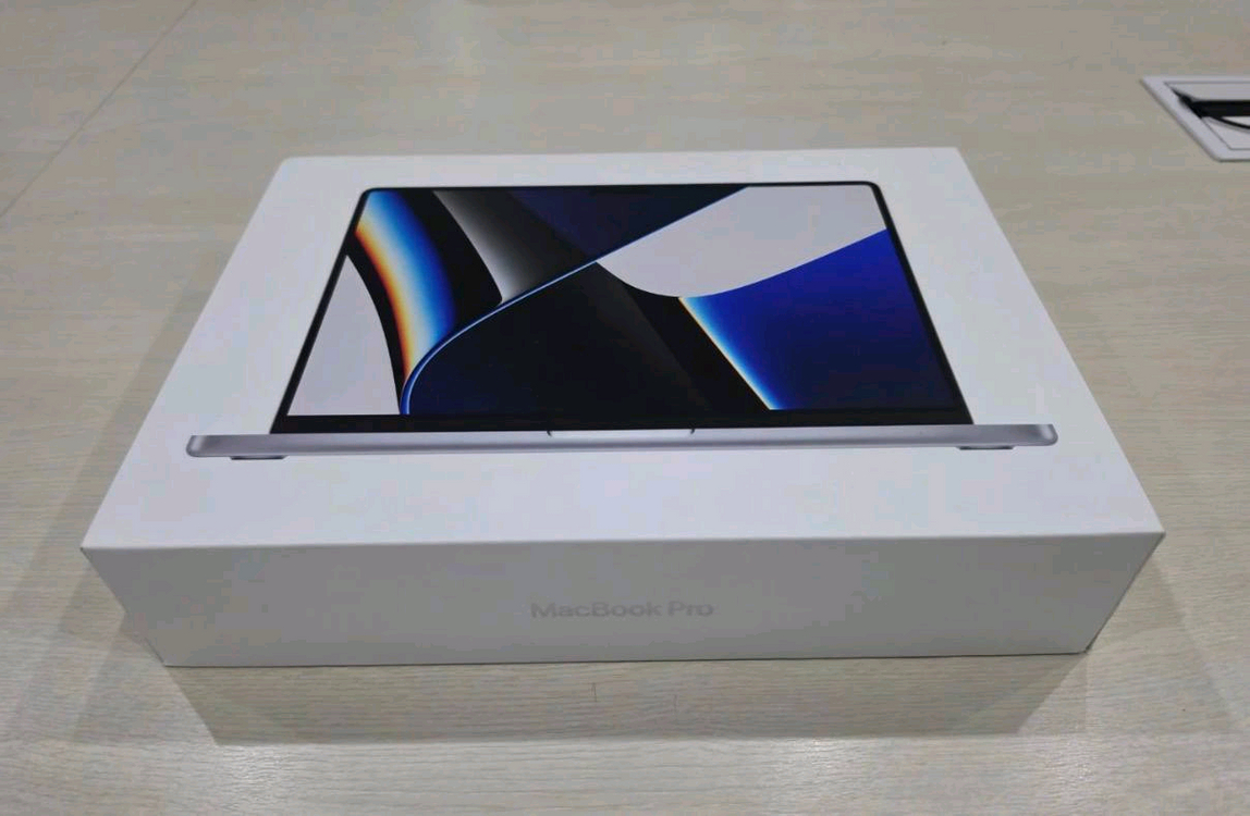 Apple MacBook Pro 14 M1 Pro 16GB 1TB 실버 이미지