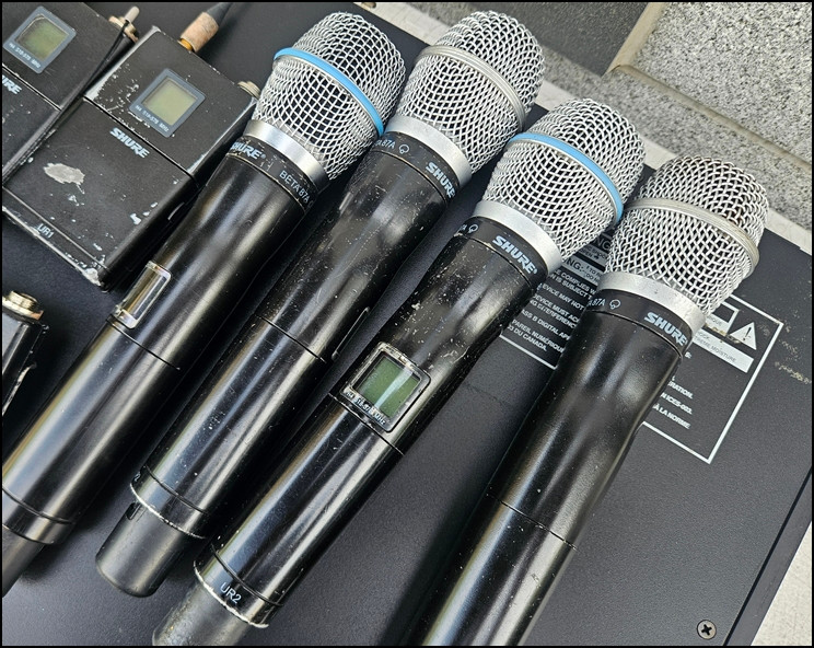 슈어(SHURE) UR4D 중고 무선 마이크 시스템 (H4대역) 이미지