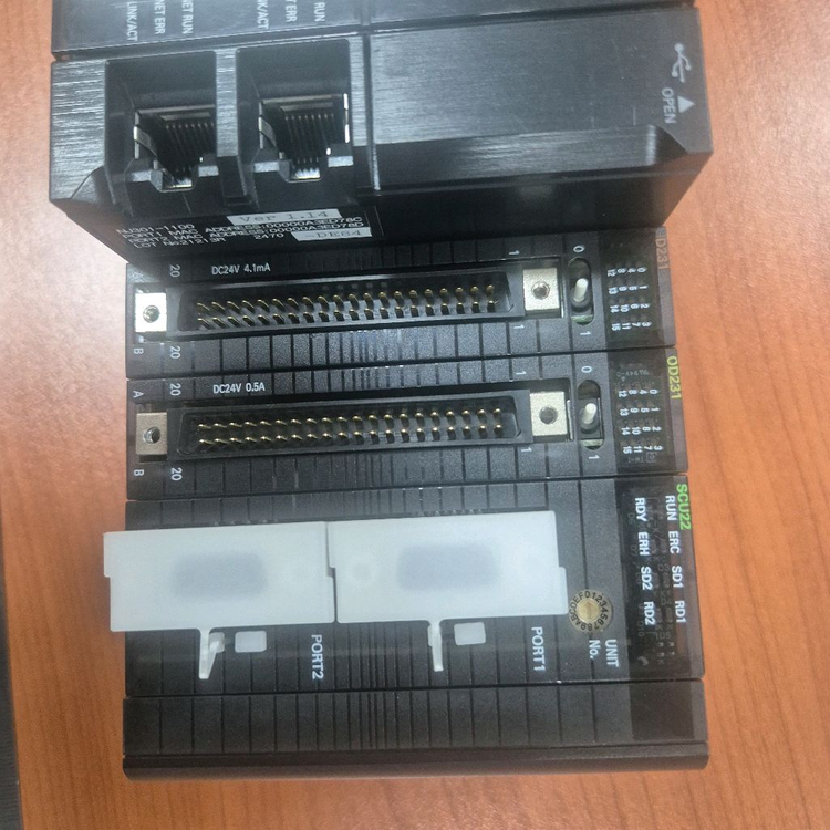 옴론 PLC nj301-1100+입출력+통신 유닛 재고 정리중 *파워모듈제외 이미지