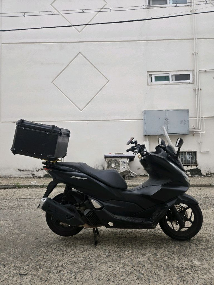 pcx125 22년식 7.6만km 소모품 정비완료 배달셋팅 팝니다 이미지
