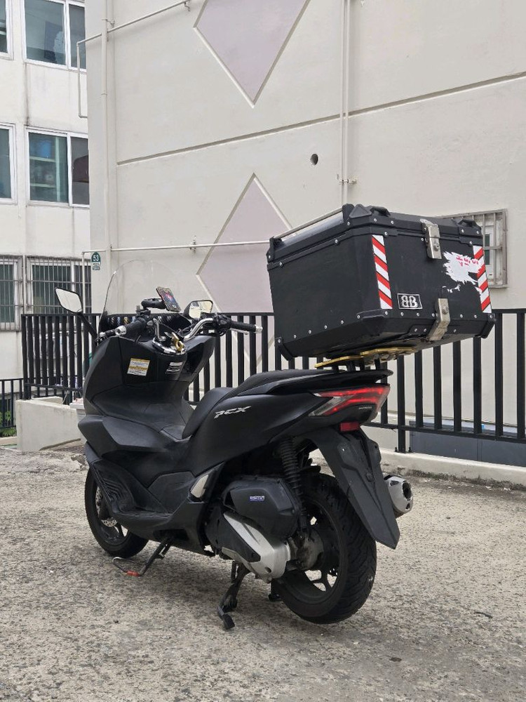 pcx125 22년식 7.6만km 소모품 정비완료 배달셋팅 팝니다 이미지