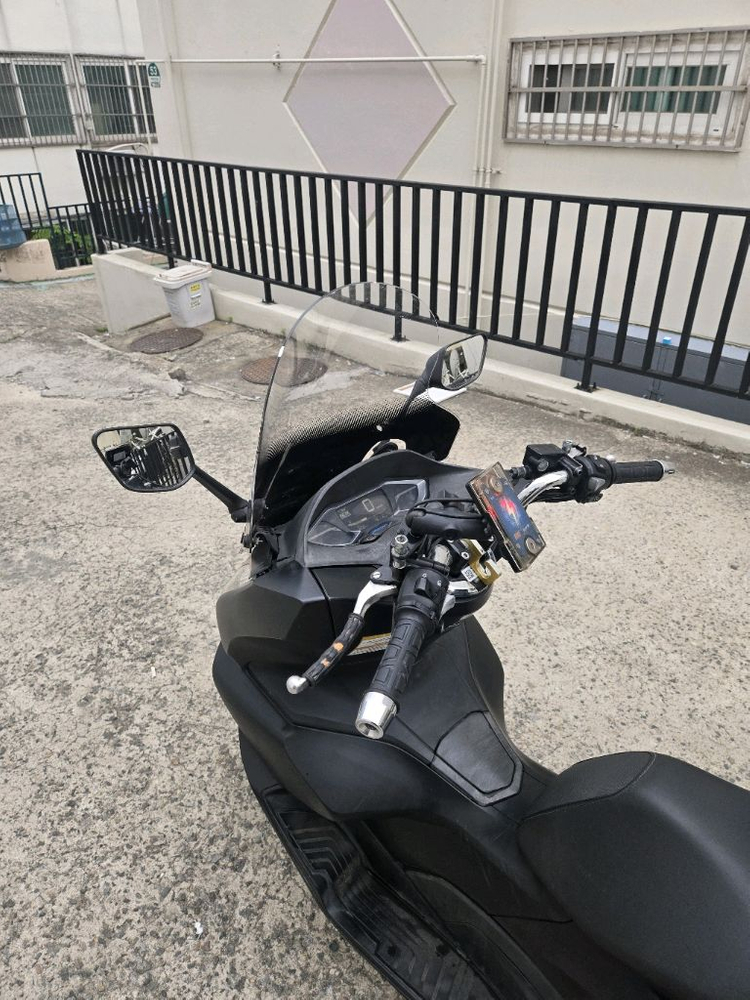 pcx125 22년식 7.6만km 소모품 정비완료 배달셋팅 팝니다 이미지